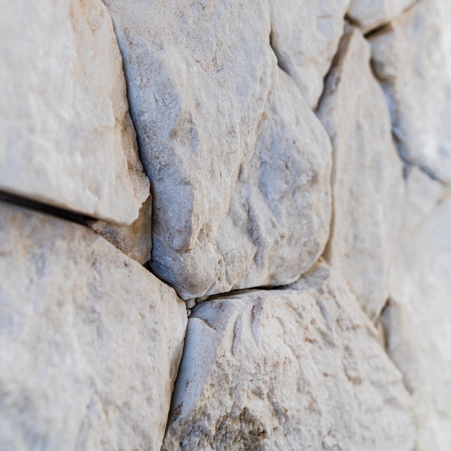 Bohemian White Quartz Random Cladding