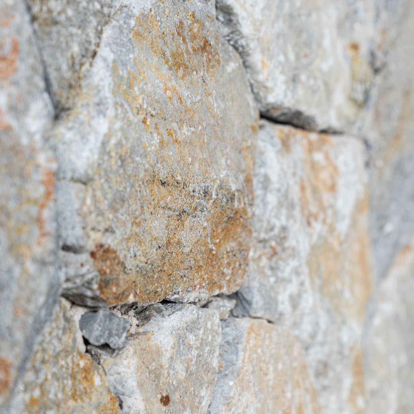 Mixed Beige Quartz Random Cladding